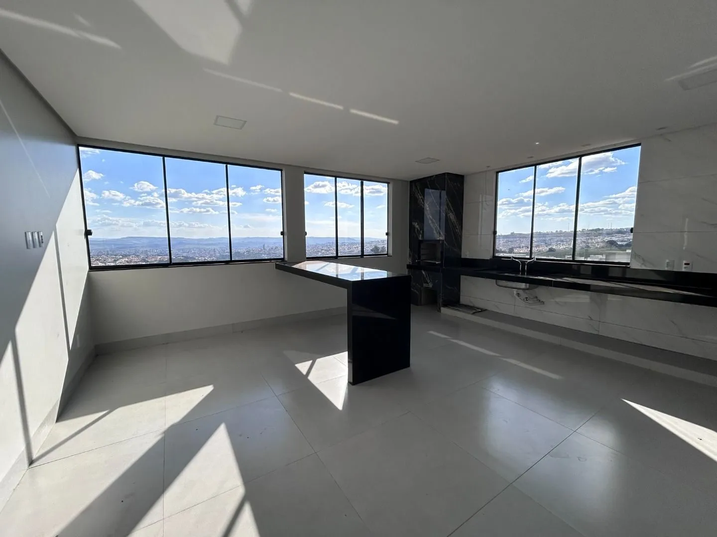 Imagem Casa com 1 dormitório à venda, 140 m² por R$ 475.000,00 - Afonso Queiroz - Patos de Minas/MG
