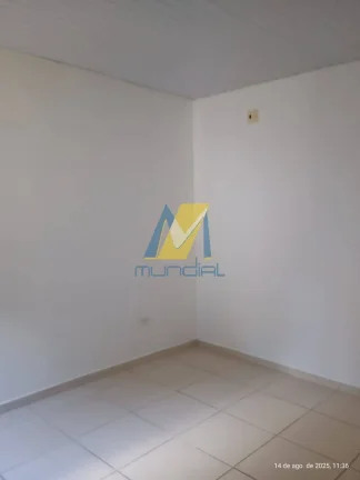 Imagem Cansado de pagar caro por um lugar pequeno? Olha essa casa com quintal.