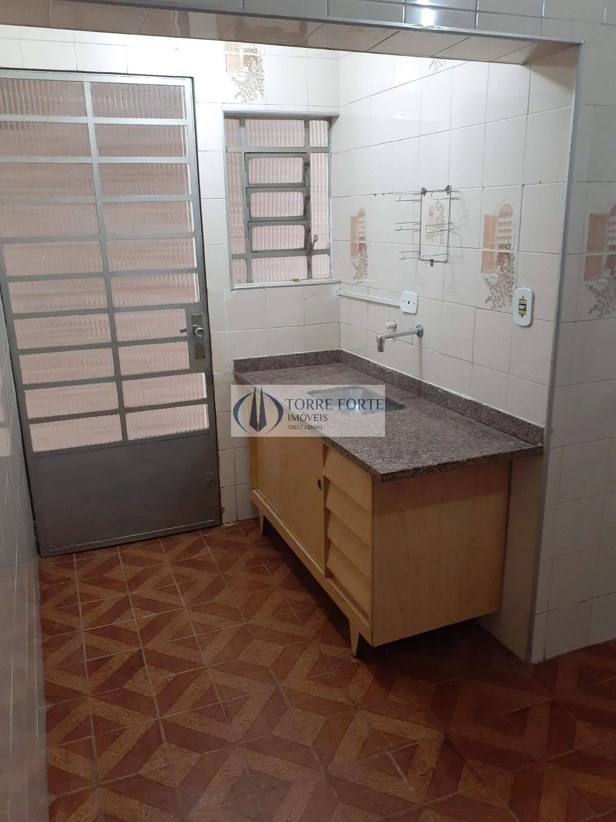 Imagem Casa Térrea, 180 m², 3 dormitórios sendo 2 suítes, Próximo AV ITINGUÇU