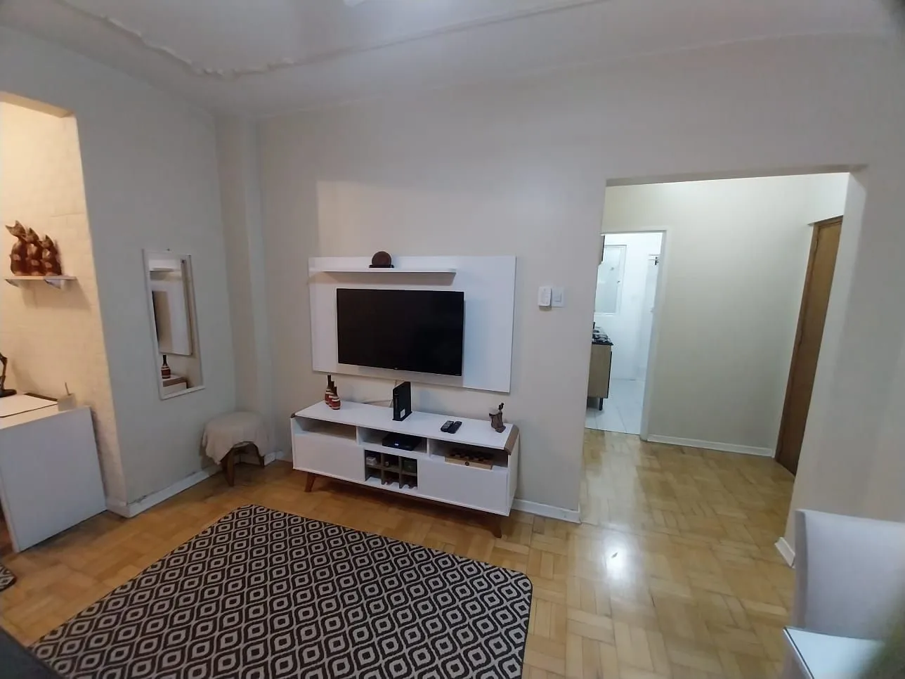 Imagem Oportunidade Excelente Apartamento 1D Mobiliado 2 piso com elevador Cidade Baixa.