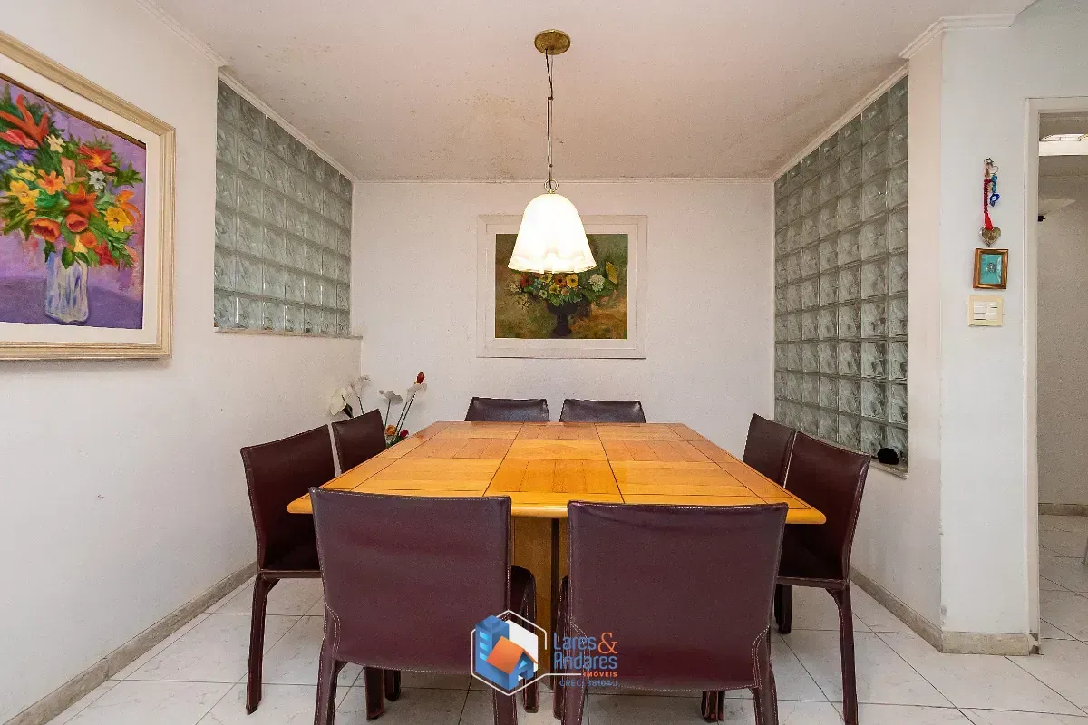 Imagem Sobrado para venda em Vila Madalena com 5 quartos, sendo 2 suítes, 256m²