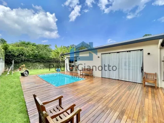 Imagem Casa Nova e Térrea no Centro da Granja Viana