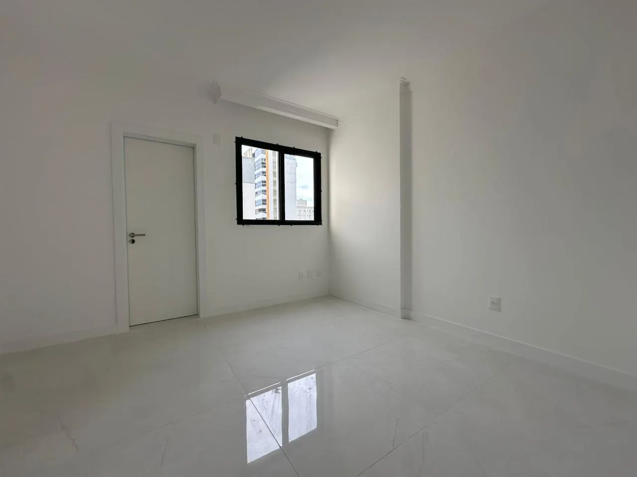 Imagem Apartamento à venda com 168m2 por R$ 2.800.000,00