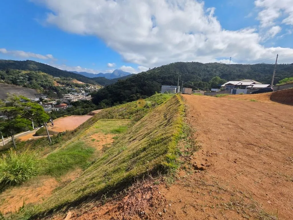 Imagem Terreno em Condomínio para Venda em Teresópolis / RJ no bairro Prata