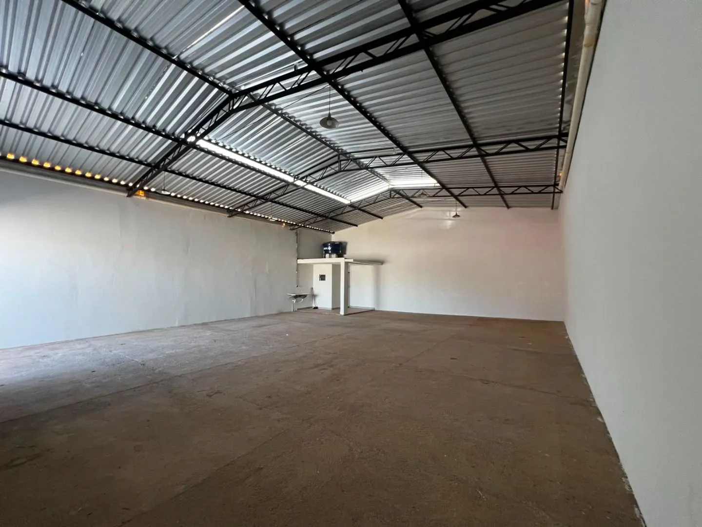Imagem Galpão para alugar, 180 m² por R$ 2.700,00/mês - Planalto - Patos de Minas/MG