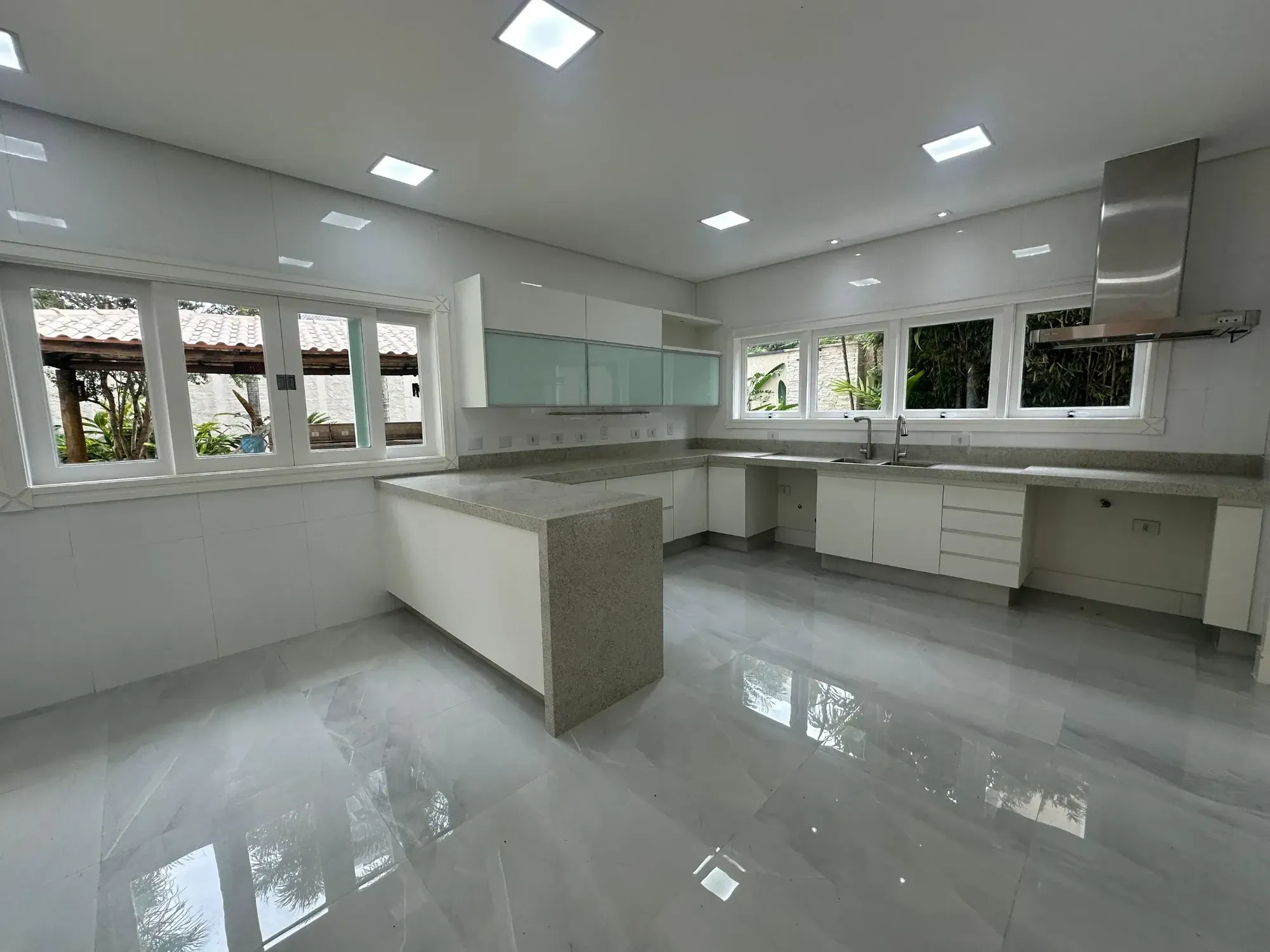 Imagem Sobrado com 4 Quartos à Venda, 450 m² em Alphaville Residencial Plus - Barueri
