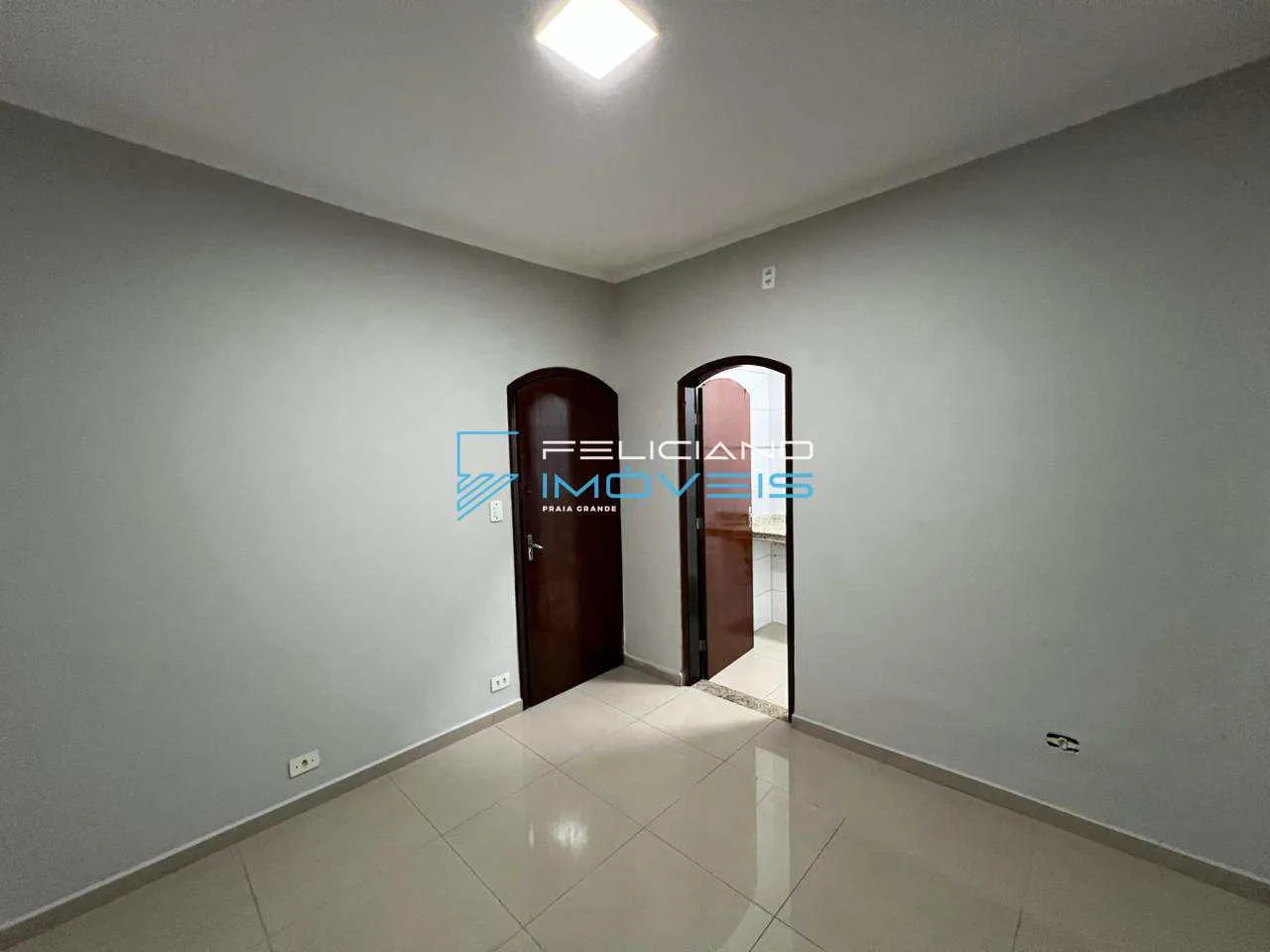 Imagem Casa com 2 quartos, Tupi, Praia Grande - R$ 680 mil, Cod: 7010