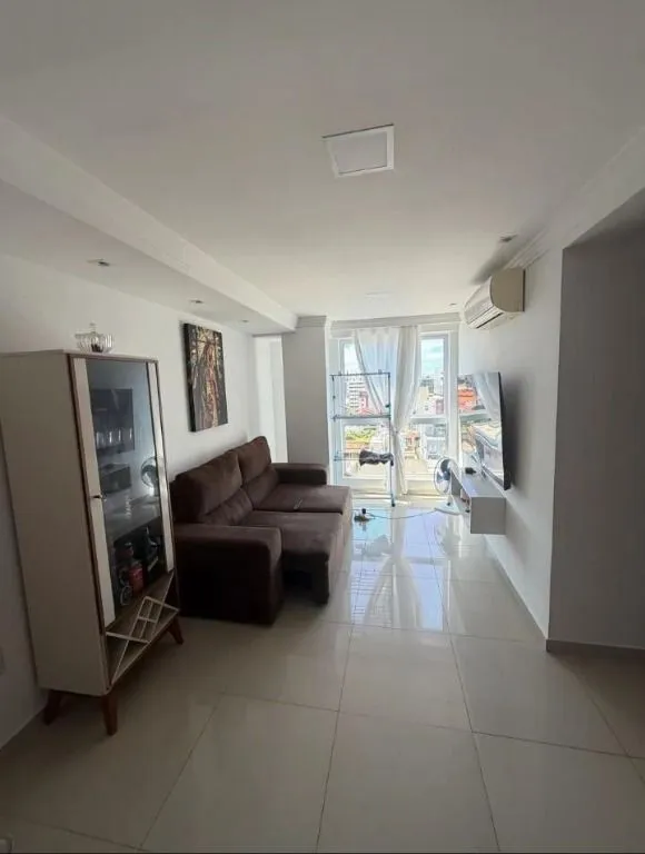 Imagem Apartamento com 2 quartos e suíte a 90m da praia de Intermares. Rooftop com piscina e excelente opção para investir.