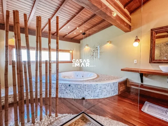 Imagem Luxuosa Casa com 5 Suítes na Ferradura, Búzios-RJ Piscina, Espaço Gourmet A poucos metros da praia 498m² de área