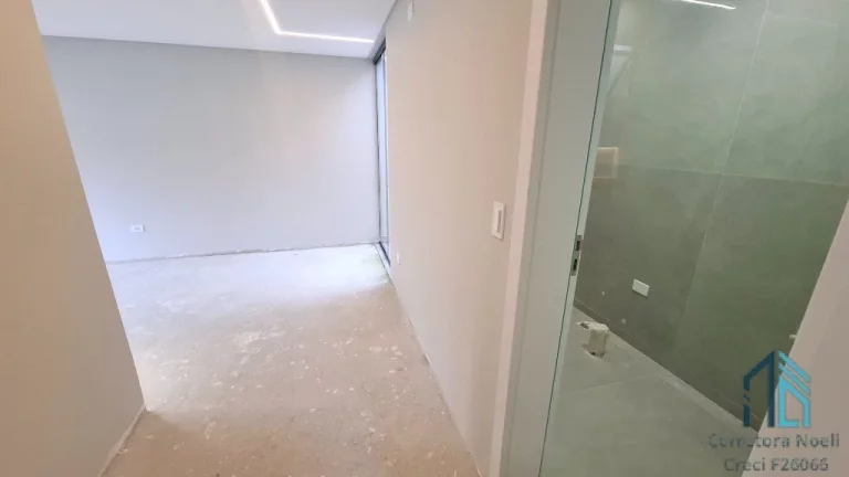 Imagem Sobrado alto padrão de esquina, com ático e terraço, 03 suítes, no Boa Vista em Curitiba PR