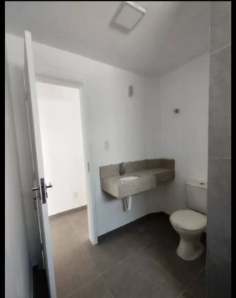 Imagem Apartamento reformado com 3 quartos e área de lazer no Condomínio Francisco Oliveira - Confira!