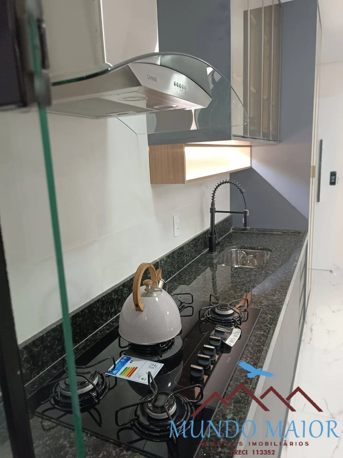 Imagem Cobertura de Cinema! Mobiliada, Decorada e com Churrasqueira Privativa!