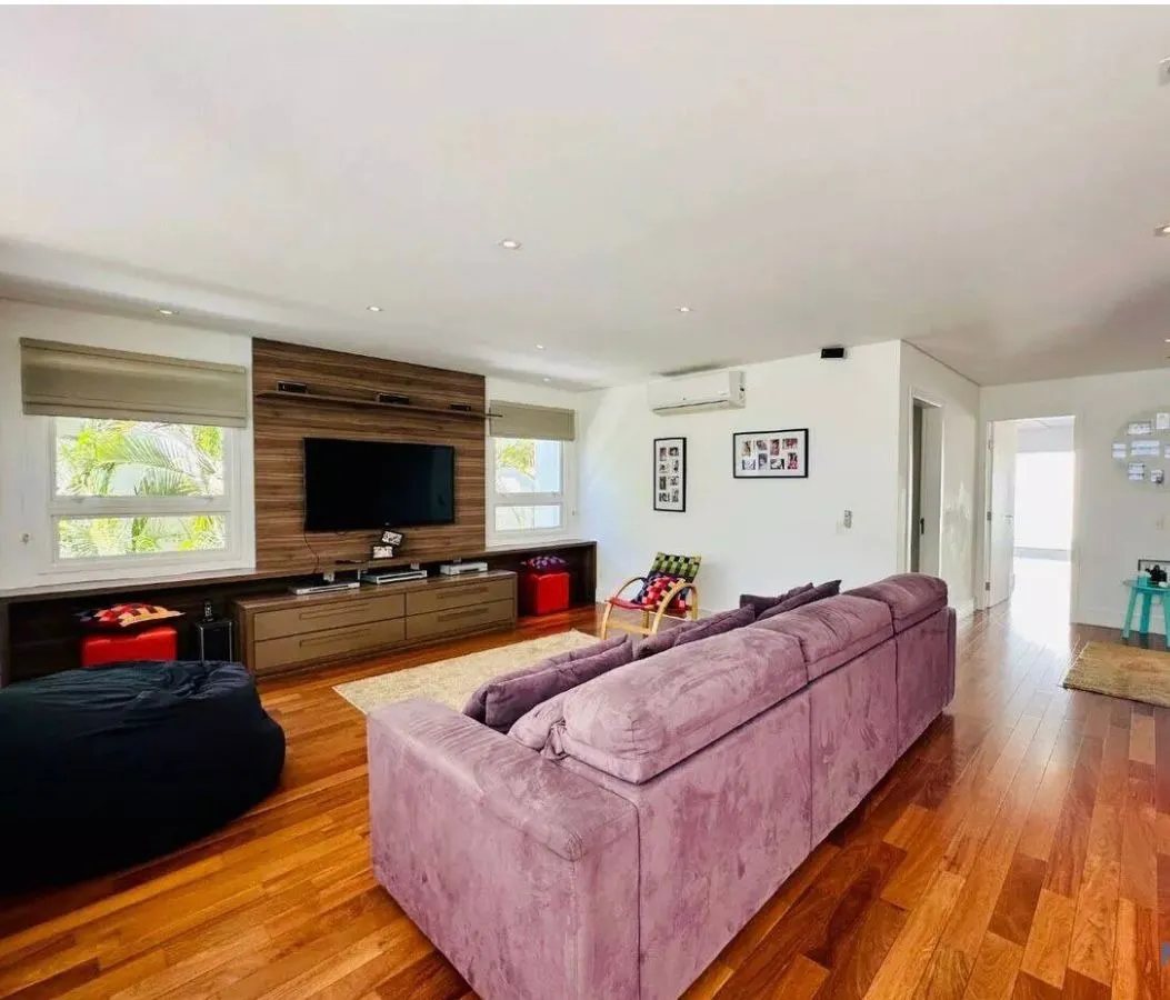 Imagem Sobrado de 683m² Mobiliado p/ VENDA OU LOCAÇÃO, Localizado no Alphaville Res. Zero - Barueri/SP!