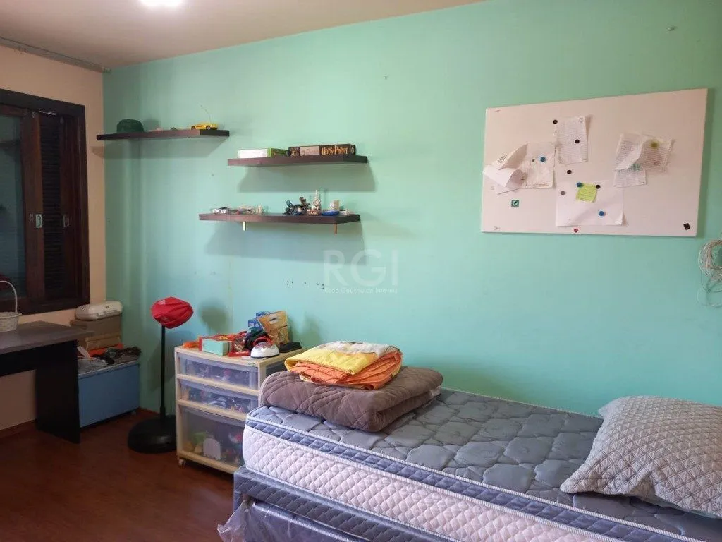 Imagem Casa para Venda de 3 dormitórios 6 vagas no bairro Chácara das Pedras