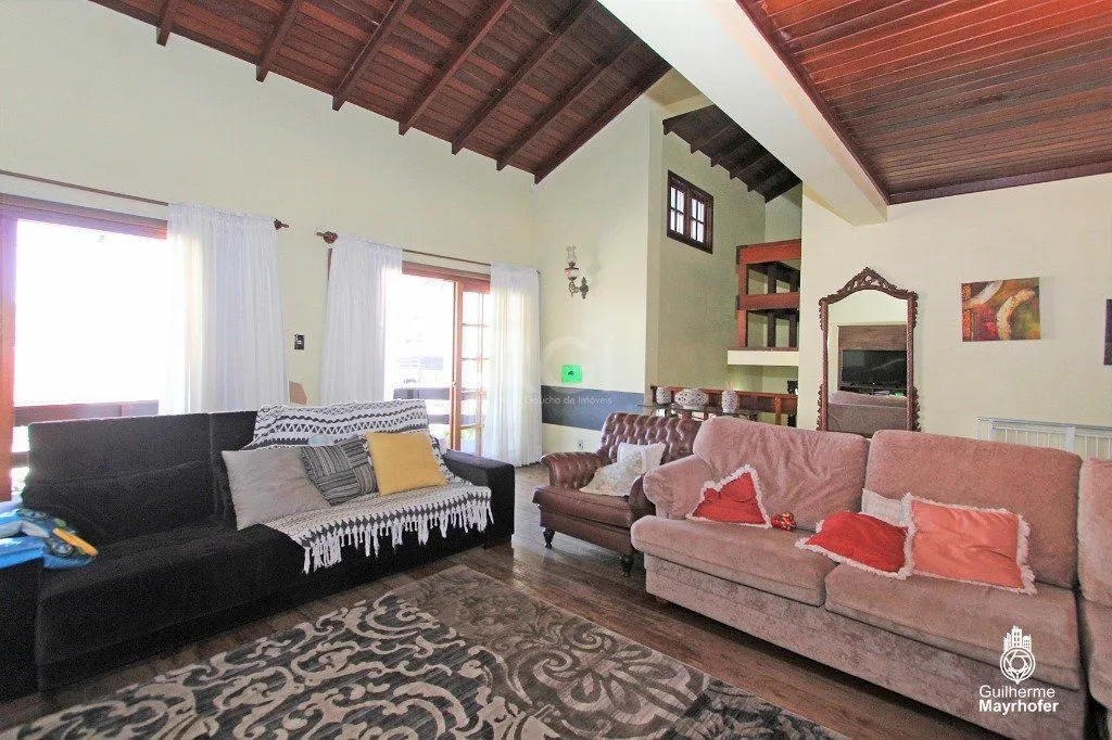 Imagem Casa para Venda - 326m², 3 dormitórios, sendo 3 suites, 4 vagas - Glória