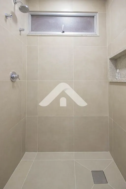 Imagem Apartamento de 106m² à Venda em Copacabana - Andar Alto, 3 Quadras da Praia