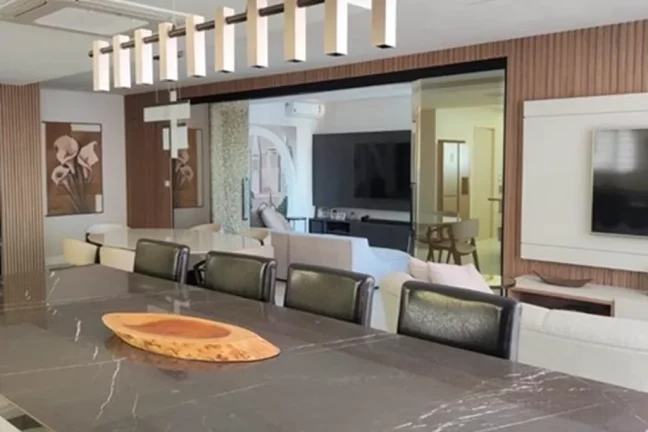 Imagem Apartamento à venda em Balneário Camboriú, Centro, com 3 quartos, 167m2