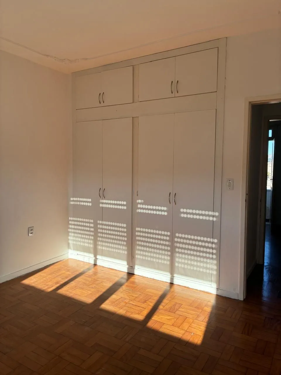 Imagem AMPLO APARTAMENTO DE 3 DORMITÓRIOS NA CIDADE BAIXA