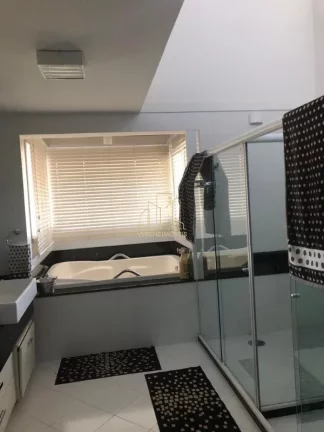 Imagem Casa Alto Padrão com 4 Suítes e Espaço Gourmet à Venda em Alphaville Salvador I | 508m² | Lote de 806m²