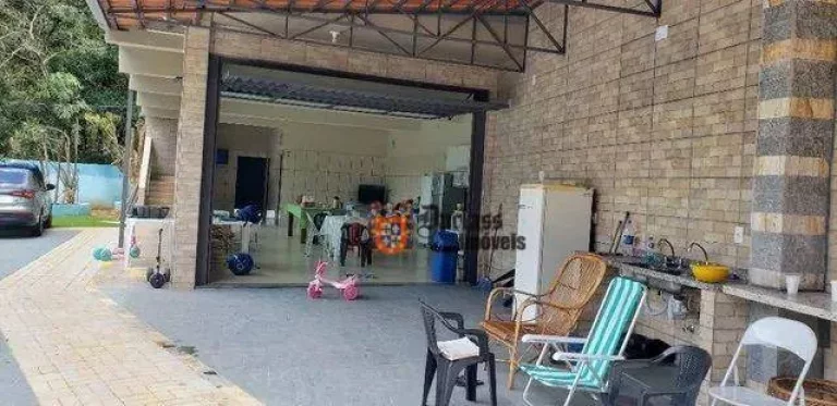 Imagem Chácara com 2 dormitórios à venda, 4050 m² por R$ 1.600.000,00 - Rio Acima - Mairiporã/SP