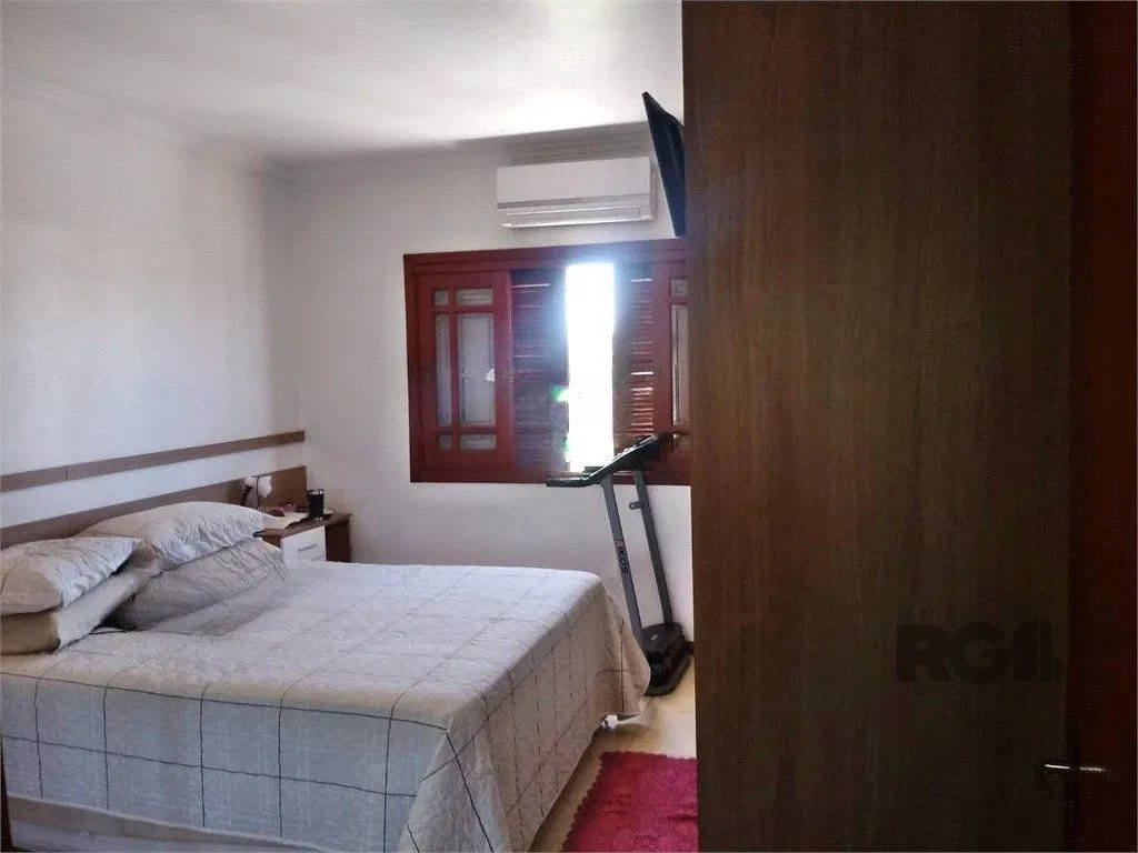 Imagem Casa de 3 dormitórios no bairro Sarandi