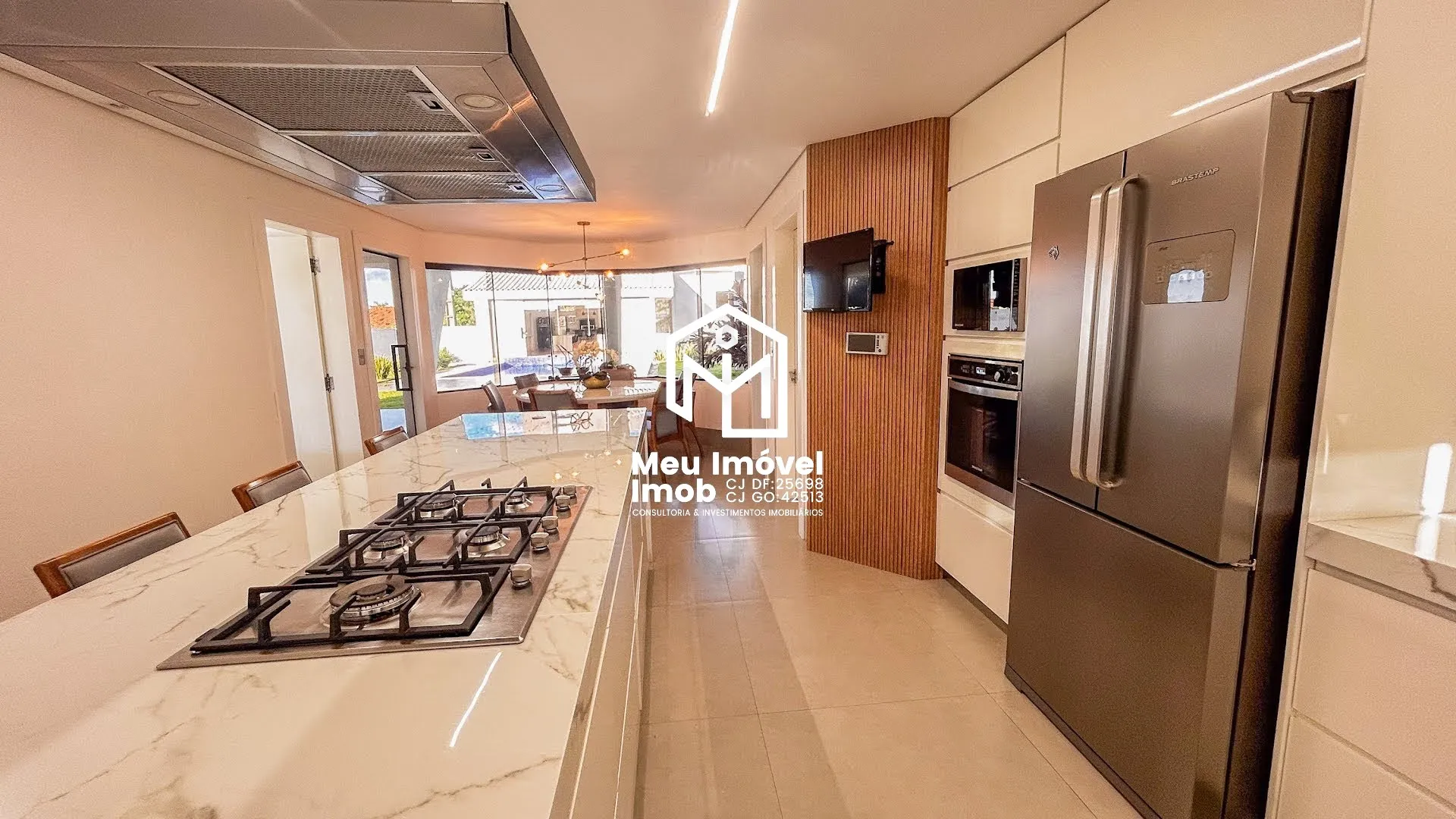 Imagem Casa 4 Quartos 4 Suítes 12 Vagas 540m² Piscina Churrasqueira