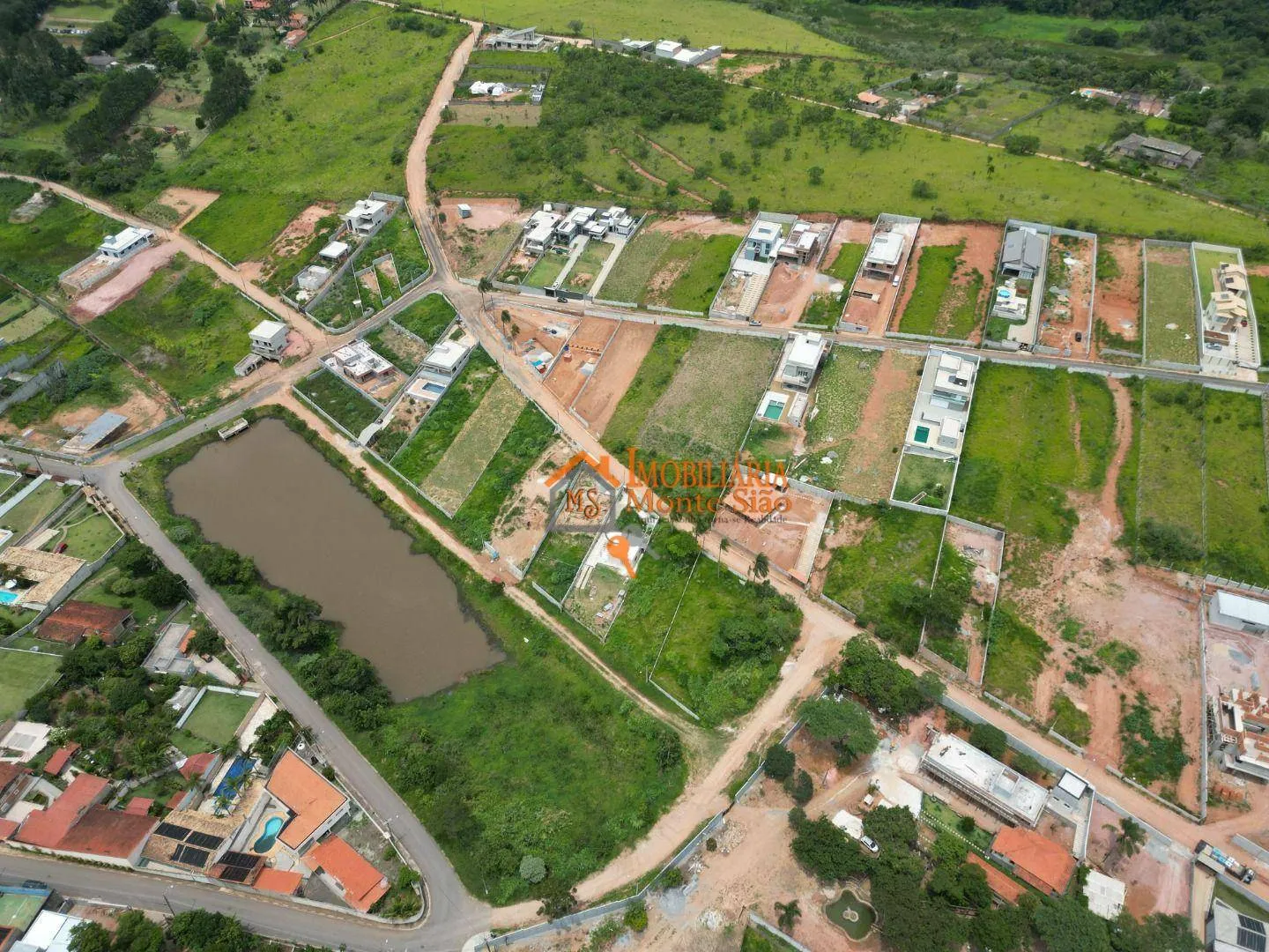 Imagem Terreno à venda, 1118 m² por R$ 400.000,00 - Pinheirinho - Atibaia/SP
