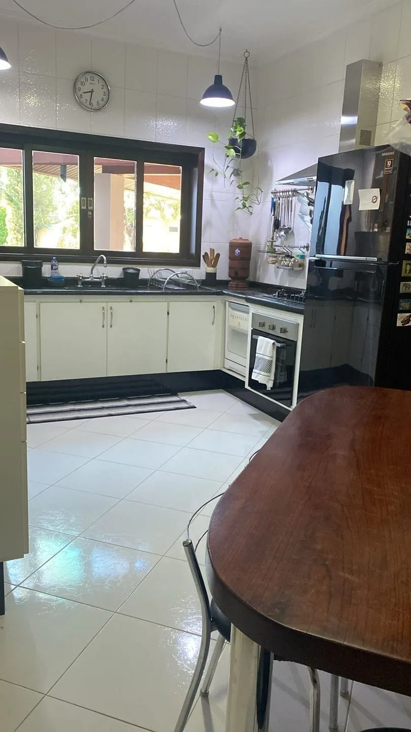 Imagem Casa para Locação 4 Quartos, 2 Suites, 2 Vagas, 700M², Condomínio Colonial Village, Pindamonhangaba - SP
