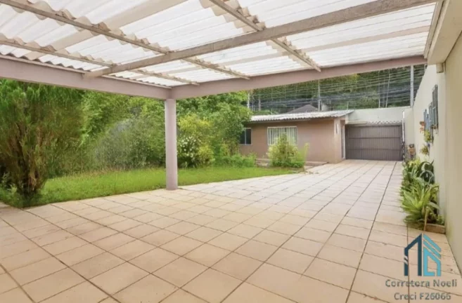 Imagem Casa c/ edícula, residencial/comercial, 03 quartos c/suítes, 10 vagas, no Mossungue em Curitiba - PR