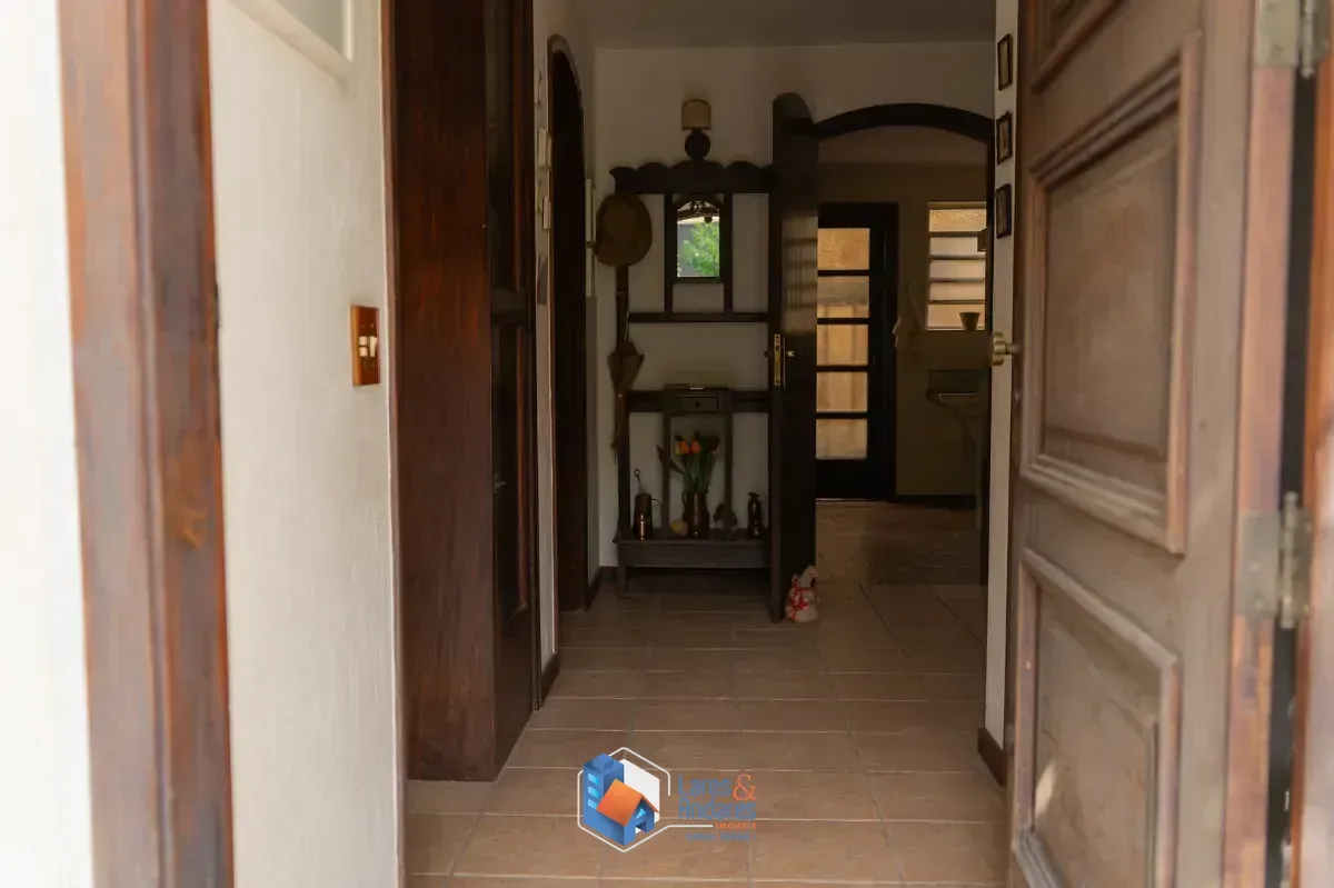 Imagem Sobrado para venda em Jardim Riviera com 5 quartos, sendo 1 suíte, 255m²