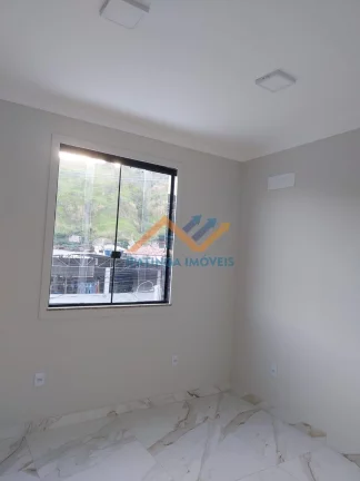 Imagem Casa Duplex de 3 quartos e 2 Vagas de garagem!