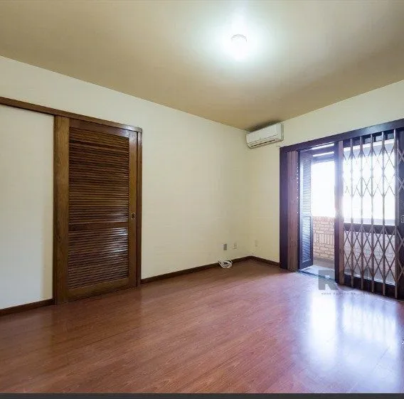 Imagem Casa de 3 dormitórios com 2 vagas de garagem no bairro Jardim Isabel
