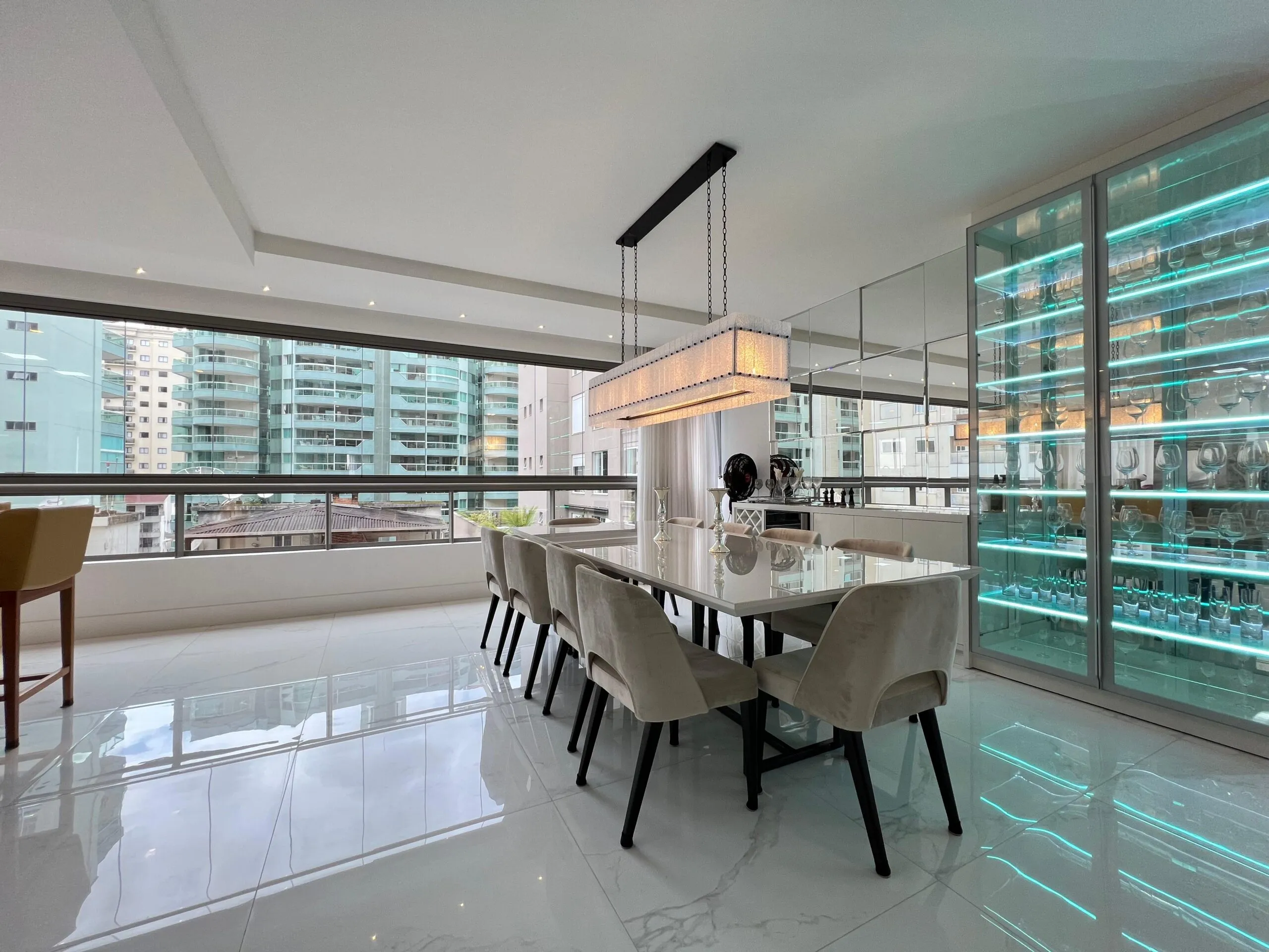 Imagem Apartamento à venda com 198m2 por R$ 3.500.000,00