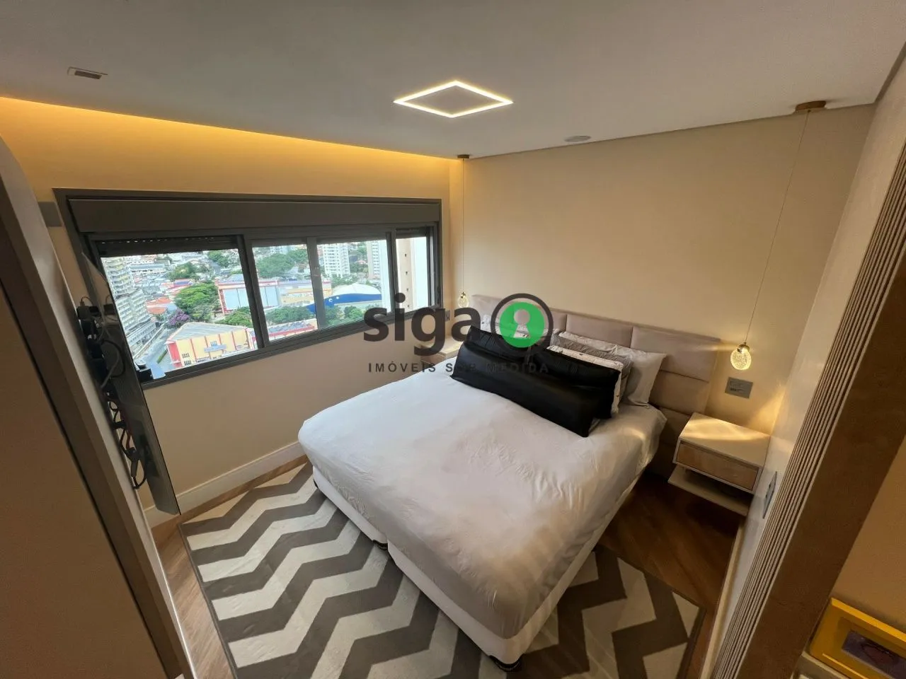 Imagem Apartamento com 149m2, 3 Suites, 4 banheiros 2 vagas demarcadas e deposito de 3m2