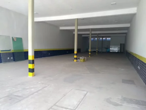 Imagem Barracão na Av. Nuno de Assis, próximo à rodovia Marechal Rondon