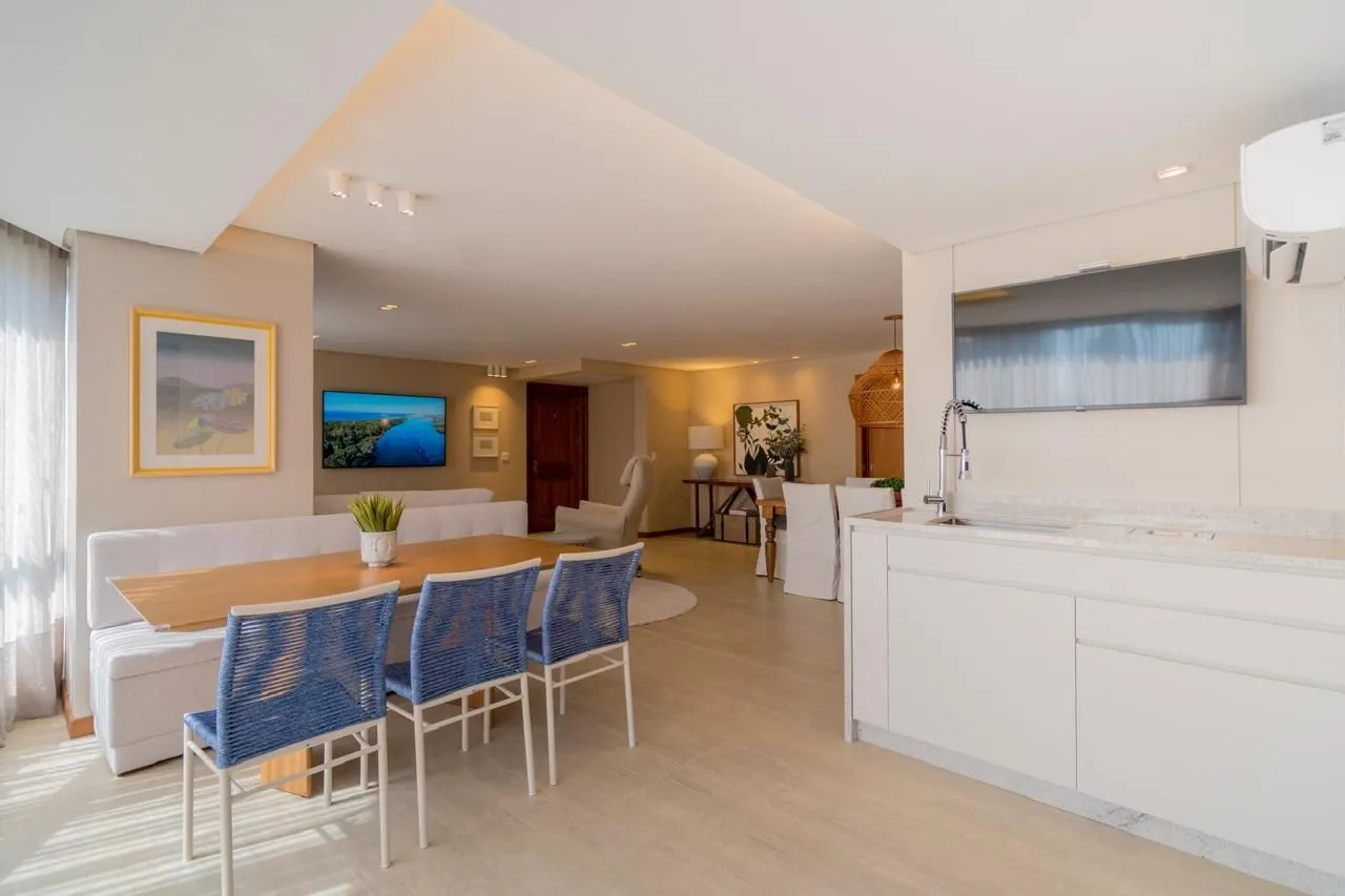 Imagem Apartamento à venda em Torres, Predial, com 4 quartos, 180m2