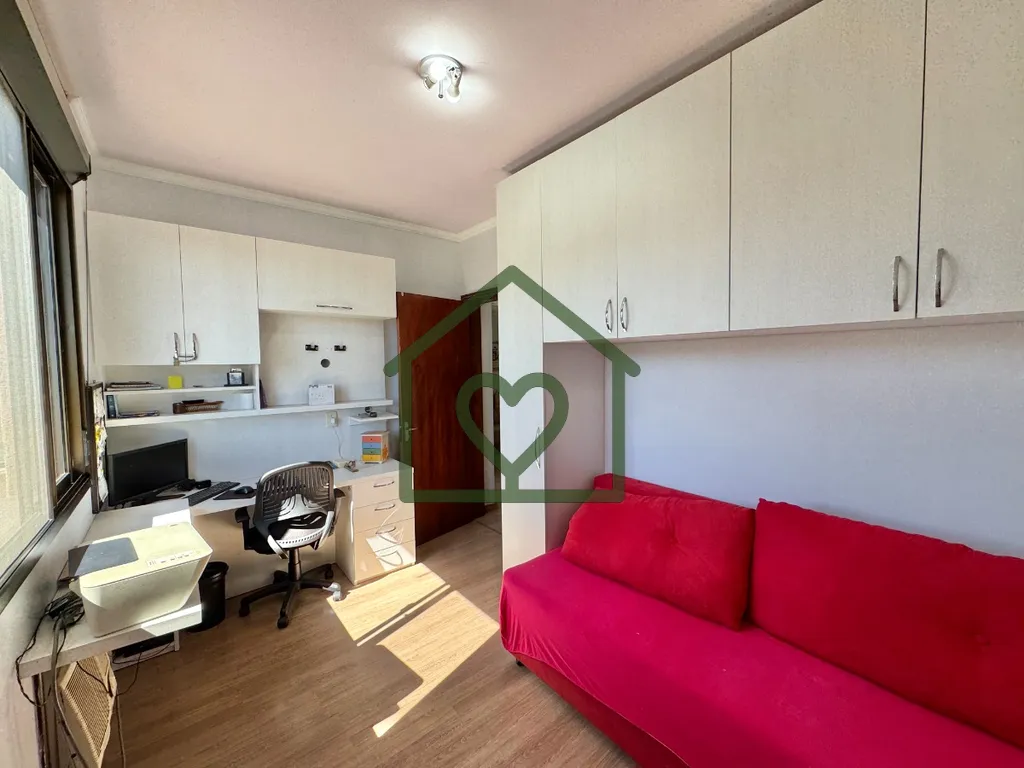Imagem Apartamento no bairro São Sebastião, 2 quartos um deles suíte, espaçoso, sacada com churrasqueir...