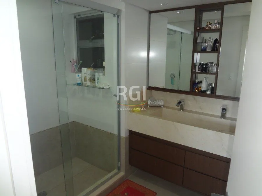 Imagem Cobertura para Venda - 267m², 3 dormitórios, sendo 1 suites, 2 vagas - Menino Deus