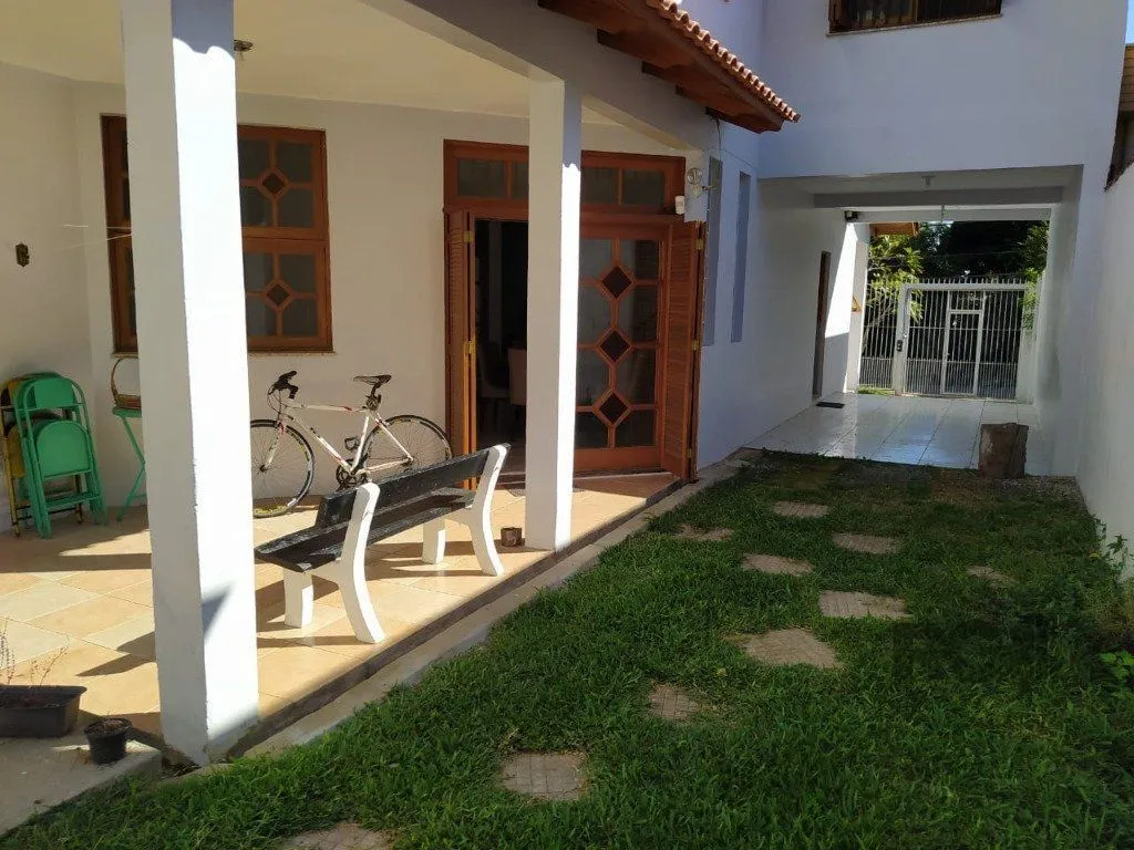 Imagem Casa 234m² - 3 dormitórios, 1 suíte e vaga para 6 carros no Jardim São Pedro