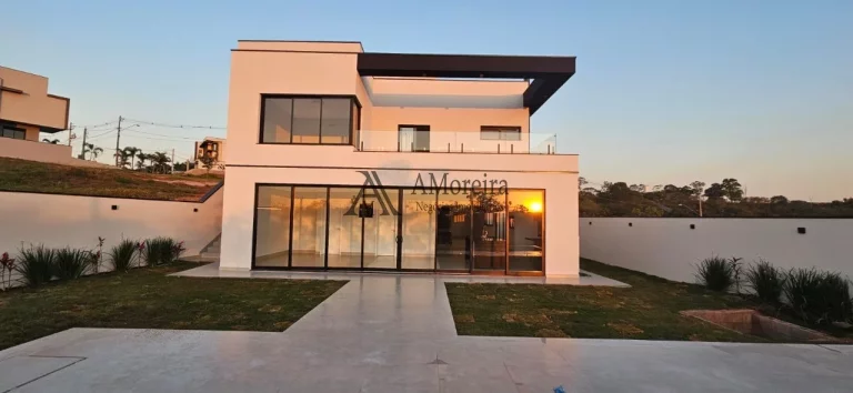 Imagem Imperdível: Casa de luxo em condomínio no Jardim Florestal, Jundiaí-SP - 3 quartos, 3 suítes, 3 salas, 4 banheiros, 4 vagas - 271,07 m²