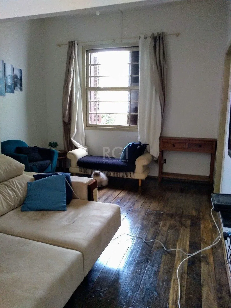 Imagem Casa para Venda - 400m², 3 dormitórios, sendo 2 suites, 2 vagas - Floresta