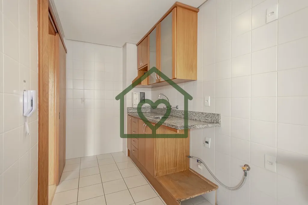Imagem Apartamento desocupado, semimobiliado no Centro Histórico. Living 2 ambientes, sacada fechda com ch...