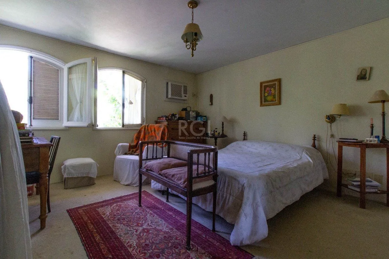 Imagem Casa para Venda - 422m², 6 dormitórios, sendo 2 suites, 5 vagas - Vila Assunção