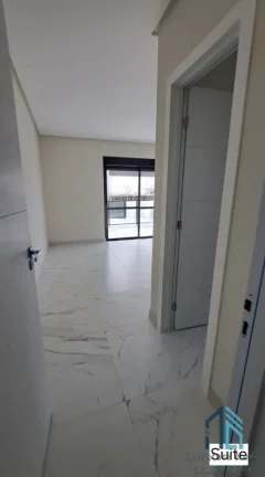 Imagem Sobrado novo com amplo terreno, 03 quartos c/suíte, no centro Canasvieiras em Florianópolis SC