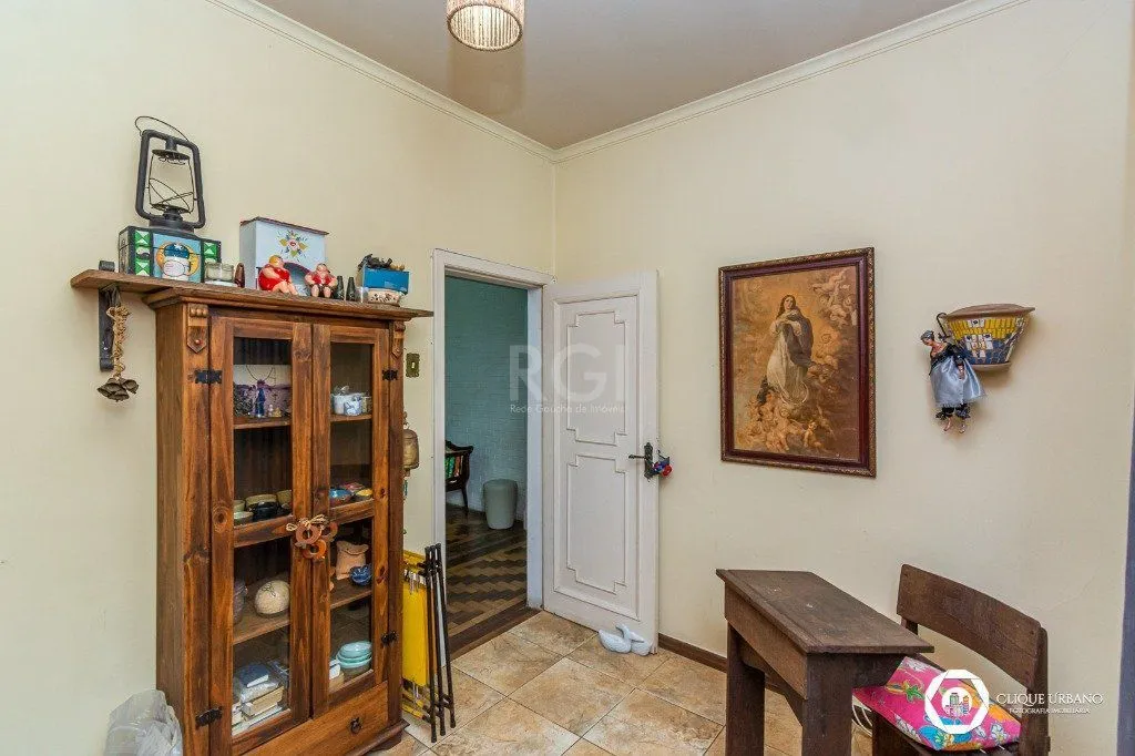 Imagem Casa para Venda de 3 dormitórios, no bairro Petrópolis