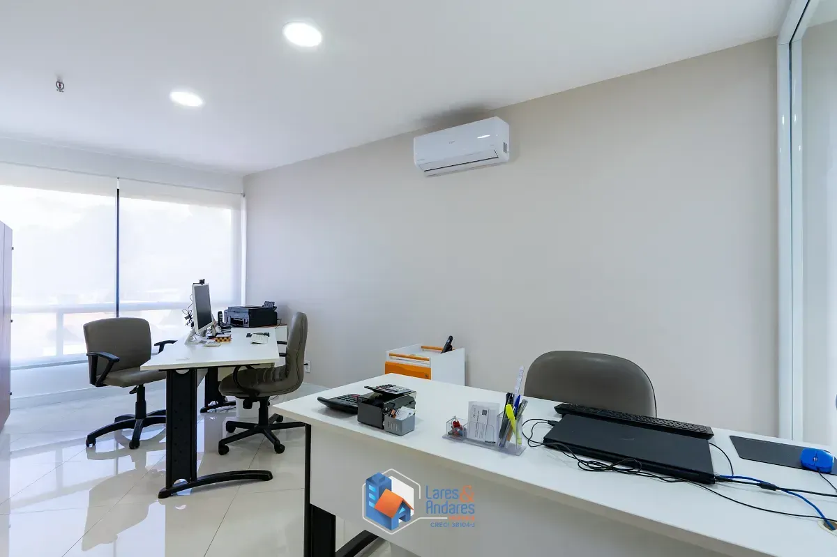 Imagem Conjunto comercial para venda em Jardim Caboré, 114m²