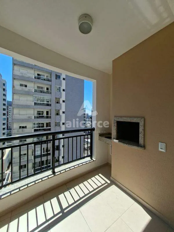 Imagem Apartamento à venda com 02 dormitórios sendo 01 suíte com 74 m² no bairro Kobrasol - São José - SC.