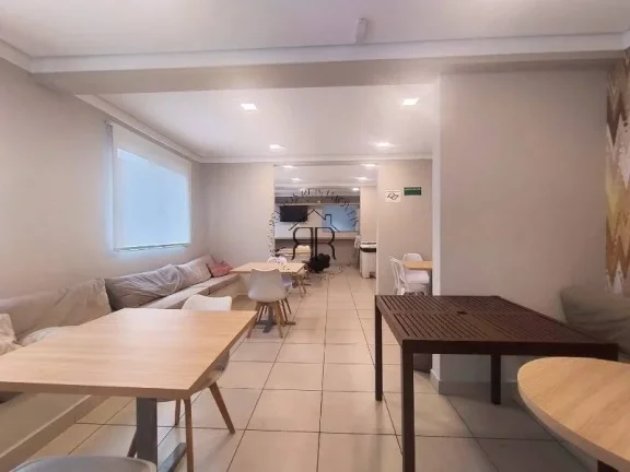 Imagem Apartamento de 32 m², sendo 2 quartos, sala, cozinha, banheiro e lavanderia.
O edifício possui ele...