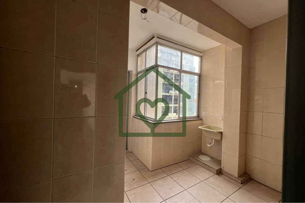 Imagem Descubra este incrível apartamento no Centro Histórico de Porto Alegre, disponível para venda. Lo...