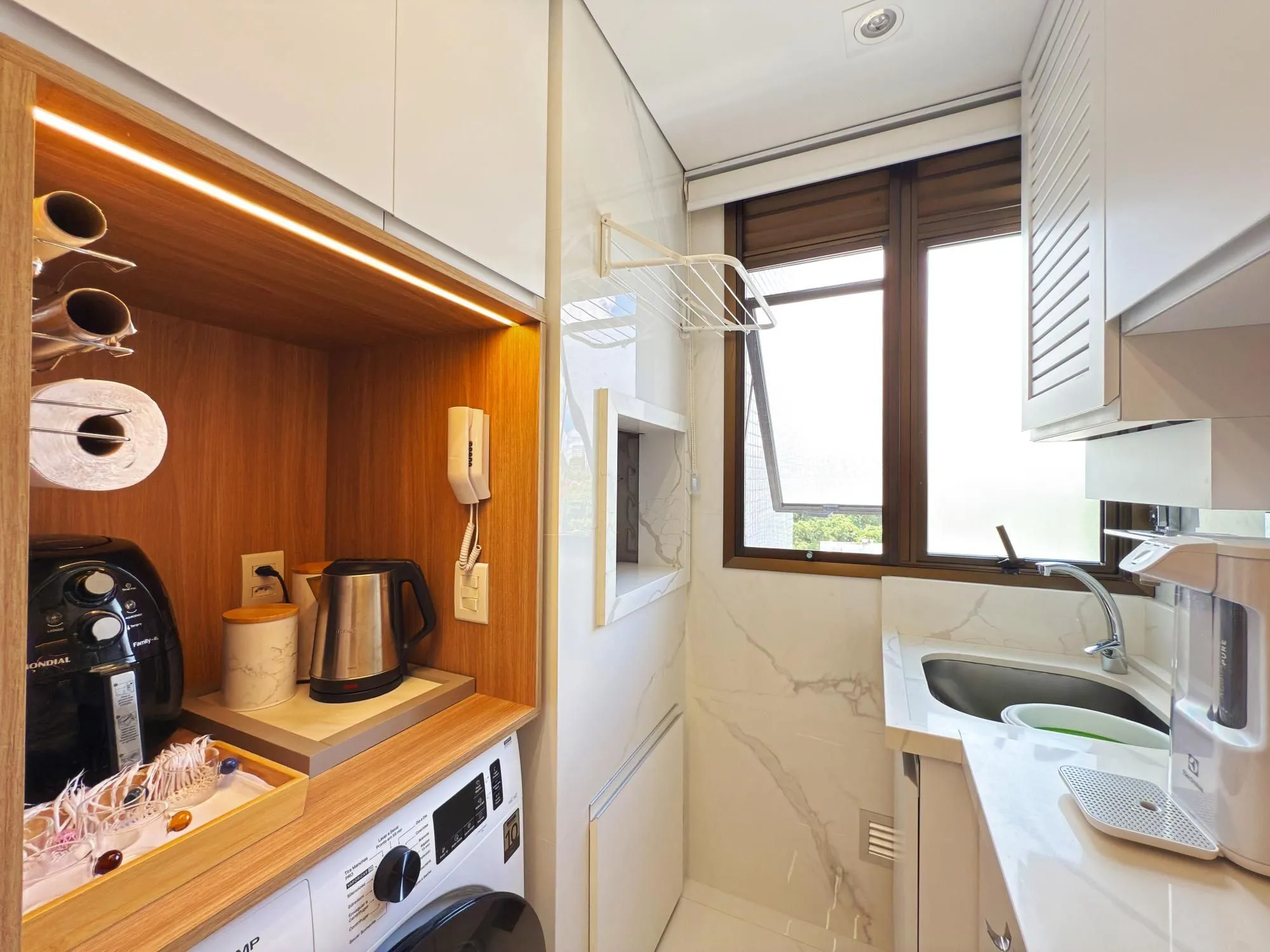 Imagem Belíssimo apartamento mobiliado e decorado 2 dorm 2 vagas c/piscina